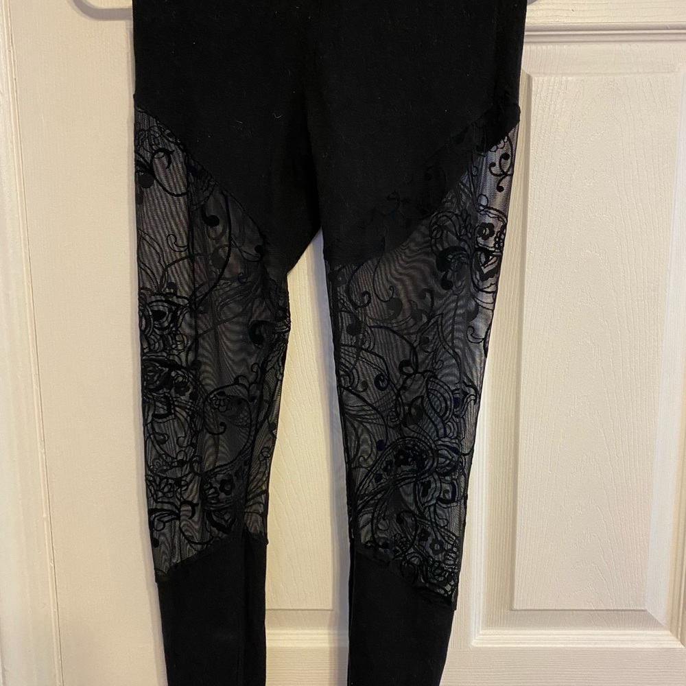Women’s leggings.